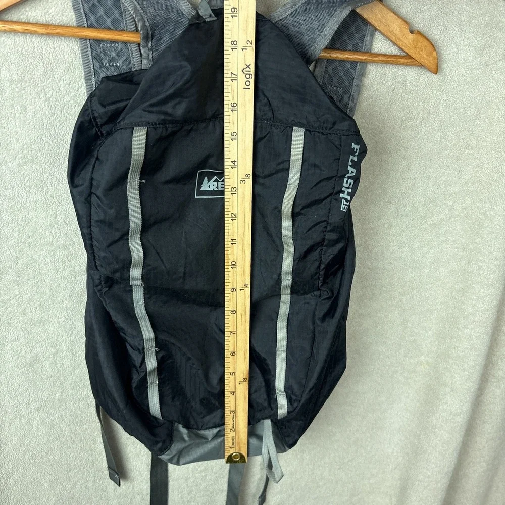 REI Flash 18 Drawstring Packable Lightweight Hiking Daypack Black